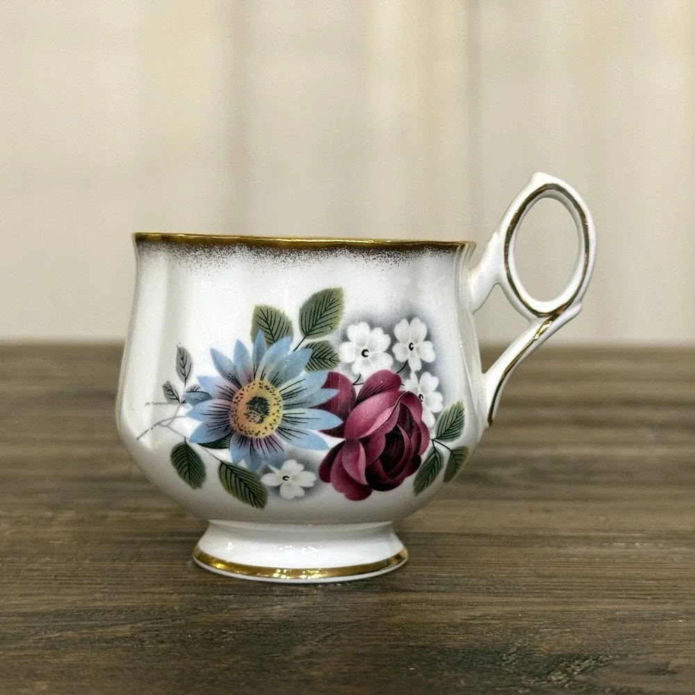 VTG Rosina England Tea Cup & Saucer Floral Bone China Footed Gold Trim